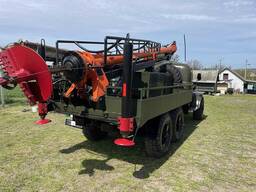 Бурильно-крановая машина БКМ 3,5 на базе Зил 157