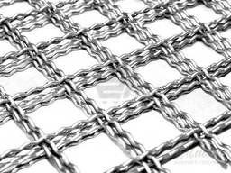 Crimped steel wire mesh and products made of it