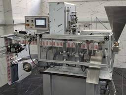 Горизонтальная машина для упаковки влажной салфетки в саше