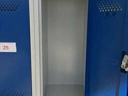 Метален гардероб-шкаф