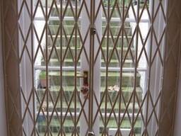 Плъзгащи се решетки за прозорци и врати